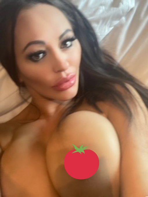 Hey guys taking #camming #bookings #CustomVideo  orders 😘😘 https://t.co/FXsWrBVZHq