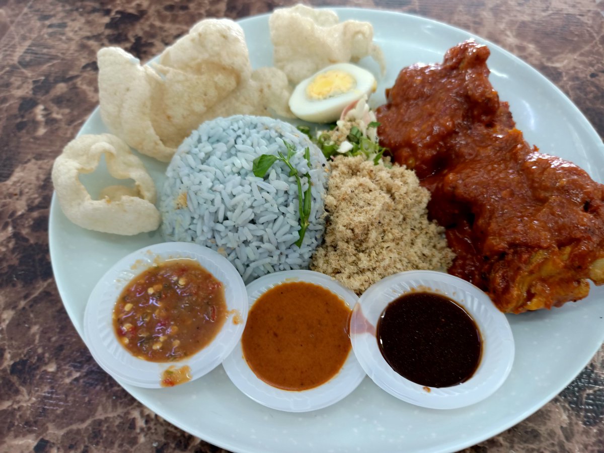 LunchSa's tweet image. Nasi Kerabu ayam percik Sedap
SA LUNCH BOX
No 2-1, Jalan Eco Majestic 3A/2
Brighton, Eco Majestic, Semenyih
wasap.my/60162175802

 salunchbox.com