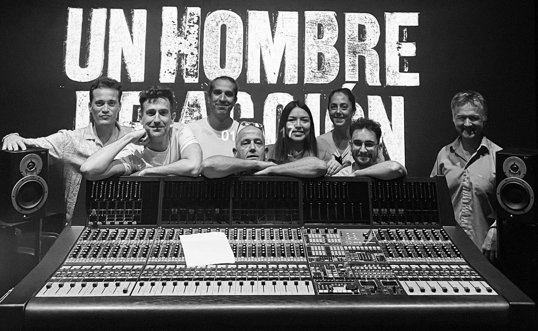 IkiruFilms_'s tweet photo. #Repost
.
Terminamos “Un hombre de acción” de #JaviRuizCaldera. Muy orgullosos de como nos a quedado el biopic de #LucioUrtubia. 🤟🏻🤟🏻🔥
.
@IkiruFilms_ @NetflixES #SoundTroop @oritarrago #coserycantarestudio https://t.co/YWb1TBbKql
