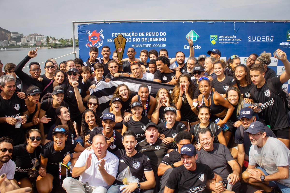 É Campeão !!! 🏆🛶📸
Ontem fotografei a Regata do Campeonato Estadual e o @botafogoremo foi o vencedor, parabéns ao atletas !
.
<a href="/JohnTextor/">Rémi NICOLAS</a> <a href="/Botafogo/">Botafogo F.R.</a>
#botafogo #remo #campeao