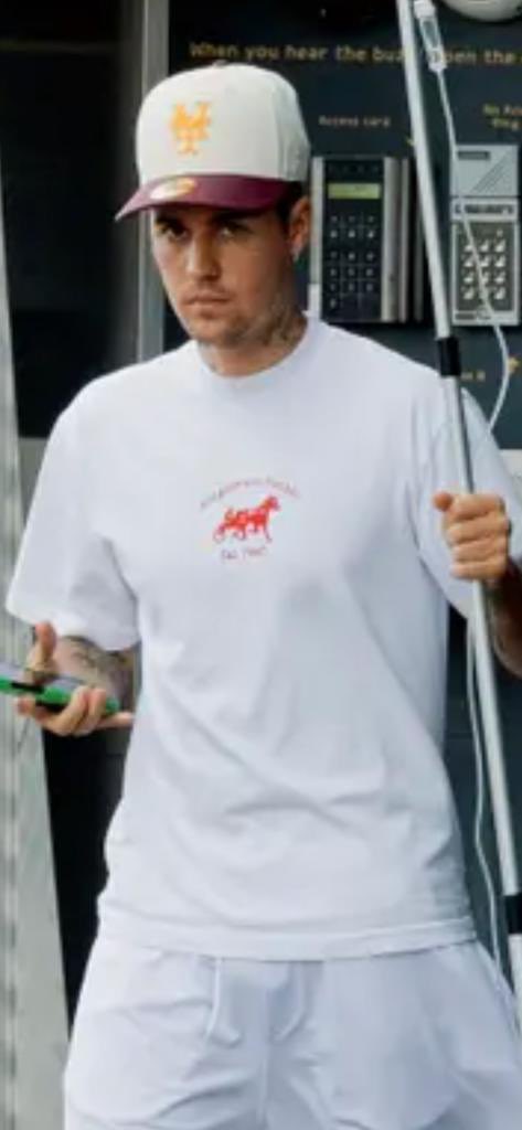 Någon som vet bakgrunden till tröjvalet?