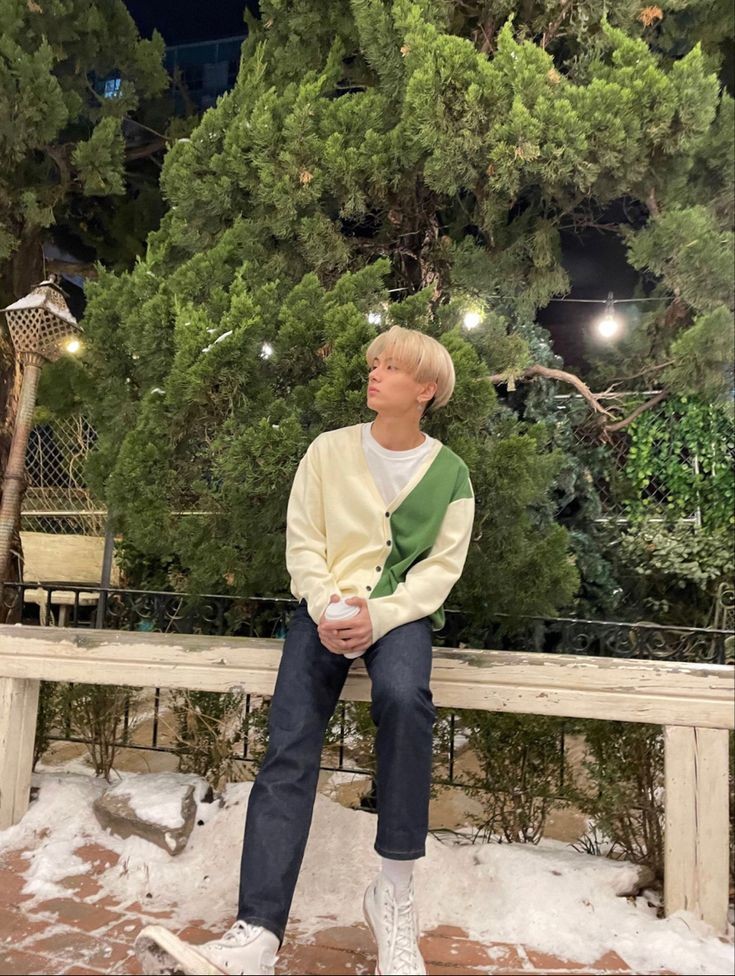 haveanicejay_'s tweet photo. the lights shine like us✨

#ENSD #ENGENE_selca_day #enhypen_jay https://t.co/pnXVZIVZ3f