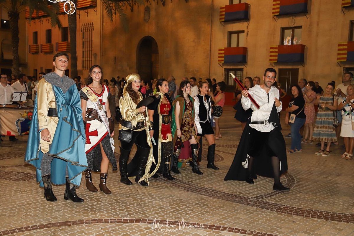 MikeFotoLife's tweet photo. 🌴ENTRAETA MOROS Y CRISTIANOS🌴

En breve reportaje completo en FB Mike Mani Fotografía 📸

Felices fiestas de Agosto!! 😘

#elche #elx #festesdelx #festesdagost #fiestasdeagosto #fiestasdeelche #fotografía #photography #entraeta  #morosycristianos https://t.co/Tb2PjAUhnQ