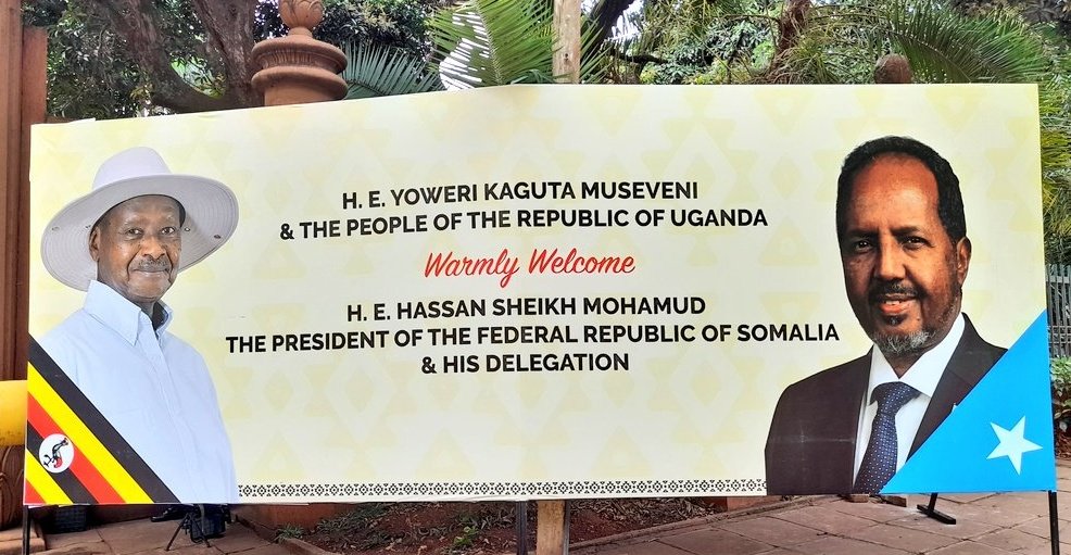 XasanGacaliye's tweet photo. #Madaxwaynaha Uganda, @KagutaMuseveni iyo dadwaynaha dalkiisa ayaa maanta si diiran #Kampala ku soo dhowaynayo Madaxweynaha #Soomaaliya, @HassanSMohamud iyo wafdiga ballaaran uu hoggaaminayo ee ka kooban wasiirrada #Arrimaha #Dibadda, #Gaashaandhigga iyo #Ganaacsiga #JFS. https://t.co/lJ6c7pWhIY