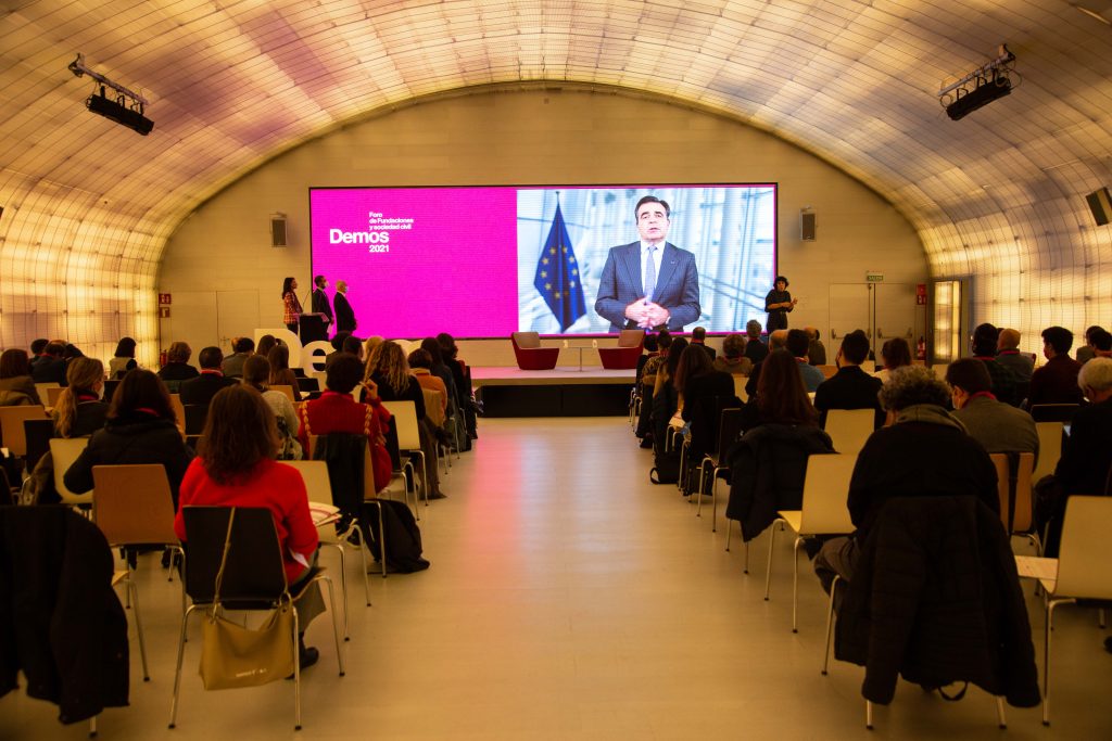 AEF_fundaciones's tweet image. ¿Recordáis lo bien que lo pasamos en #Demos2021?

¡Este año volvemos a celebrar @foro_demos los días 28 y 29 de noviembre!
Nos encantaría contar con vuestra participación para #Demos2022 así que...¡No olvides enviar tus propuestas antes del 30/9! fundaciones.org/es/noticias-ae…