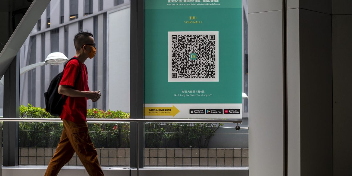AngelRemy55's tweet photo. Hong Kong shortens its quarantine for inbound travelers—with a catch. It’s importing a version of mainland China’s ubiquitous health code app https://t.co/xYHW4X9Hgd https://t.co/bYyzXkwSQ5