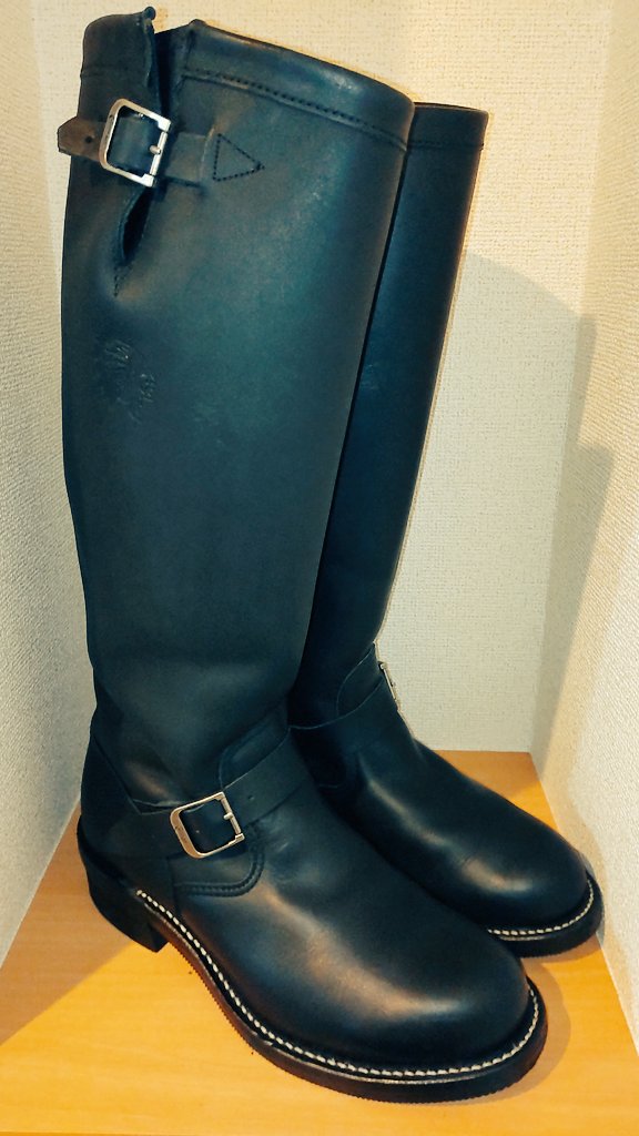 boots_long's tweet photo. お久しぶり〜ねぇ🎵🤪チペワ〜チペワ〜チペワ〜🎵😝
#Chippewa #engineerboots
#boots #17inch https://t.co/pxeMvO1Z7B