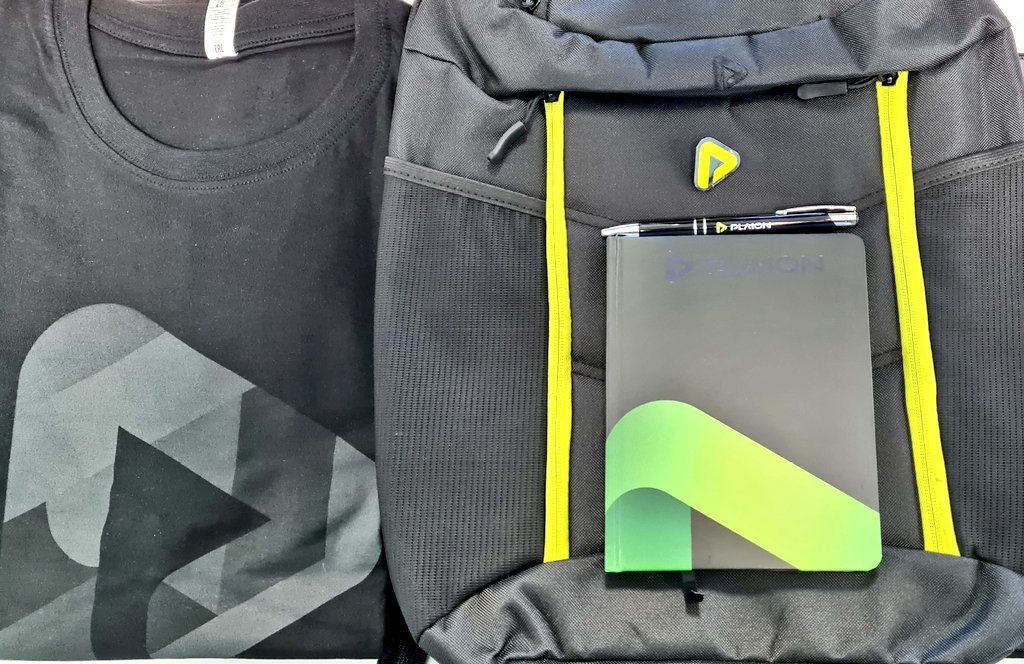 PLAION_UK's tweet photo. Workspace now on-brand 🙌💚 https://t.co/s9DUUawHHm