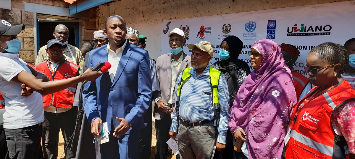 RPPL006's tweet photo. As part of final preparations EWER WSR Committee members meeting at JOCC Centre,we had a media briefing while receiving the @KenyaRedCross and Star Of Hope Association(SOHA) ambulances and first aiders who are on standby to offer any services required.
@Uwiano_Peace 
@NCIC_Kenya https://t.co/ujBJTIOZPk