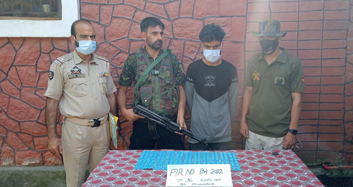 bandiporapolice's tweet photo. @bandiporapolice arrested a drug peddler at Papachan Bandipora.550 Tablets of contraband drug #Spasmo Proxyvon Plus recovered from his possession. Case #FIR registered in P/S Bandipora. Further investigation taken up.@JmuKmrPolice @KashmirPolice @DIGBaramulla https://t.co/CCYcBxEpEe