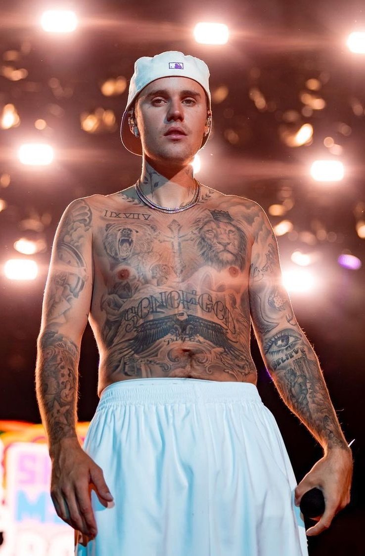 bizzleargy's tweet photo. JUSTIN BIEBER. https://t.co/T5DWyYOfkO