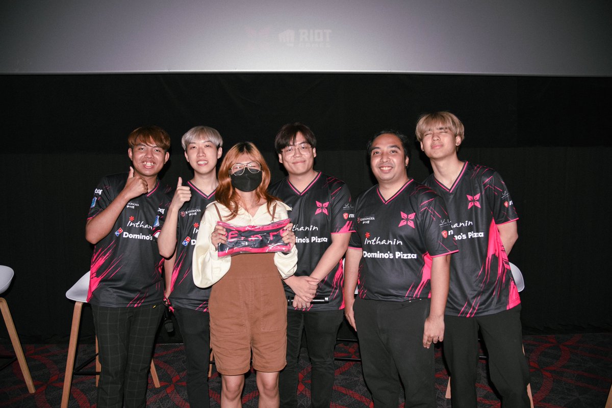 XERXIAESPORTS's tweet photo. แอดก็อัพรูปรัวๆไปเลยละกัน💖
#WatchWithXia #VCTAPAC #VCTLCQ #APACRISING #XERXIA #RIOTGAMES https://t.co/vwxLOkgSWj