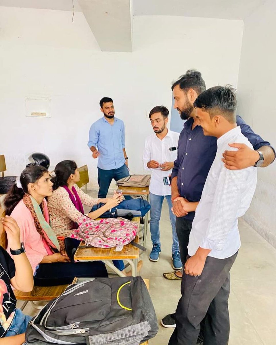 HarendraJnvu's tweet photo. आज जय नारायण व्यास विश्वविद्यालय क़े M A विभाग क़े छात्र छात्राओं से मिलकर आगामी छात्रसंघ चुनाव में समर्थन की माँग की!!
हरेंद्र चौधरी
जय नारायण व्यास विश्वविद्यालय जोधपुर
अध्यक्ष पद हेतु।
 #JnvuJodhpur
#jnvu #jnvu_student_union #election #election2022 https://t.co/TsZ8UYIqI7