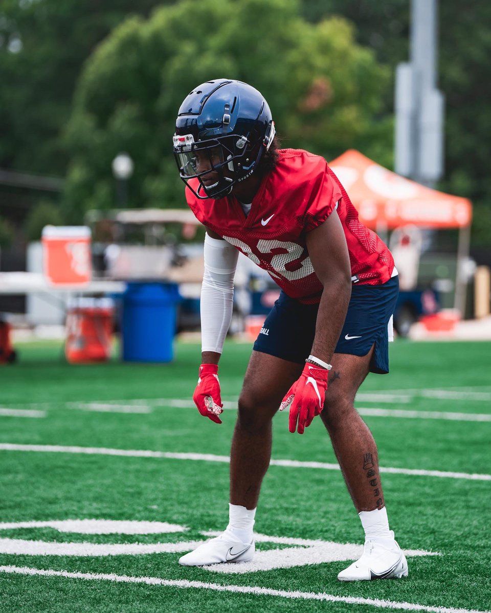 The next 100 people who join the Oxford NIL Club this week and commit $25+ get a free Zach Evans jersey... #HottyToddy