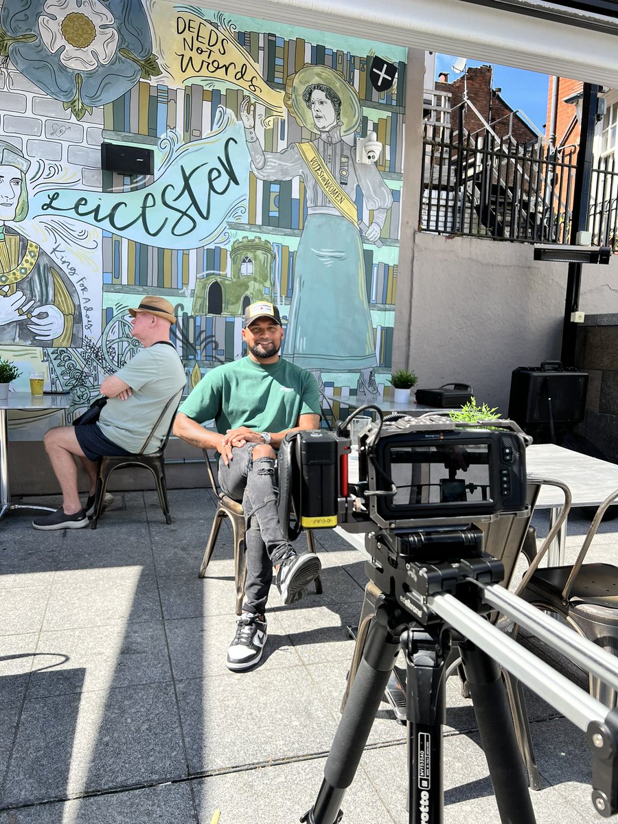 coolasleicester's tweet image. Fun morning filming with @_mattpiper and getting the lowdown on that last goal at Filbert Street, on pitch battles with Wayne Rooney, predictions for the season, and the important stuff like his favourite pubs around town.

Video will be out soon. 

🎥 @createdbyten @bidleicester