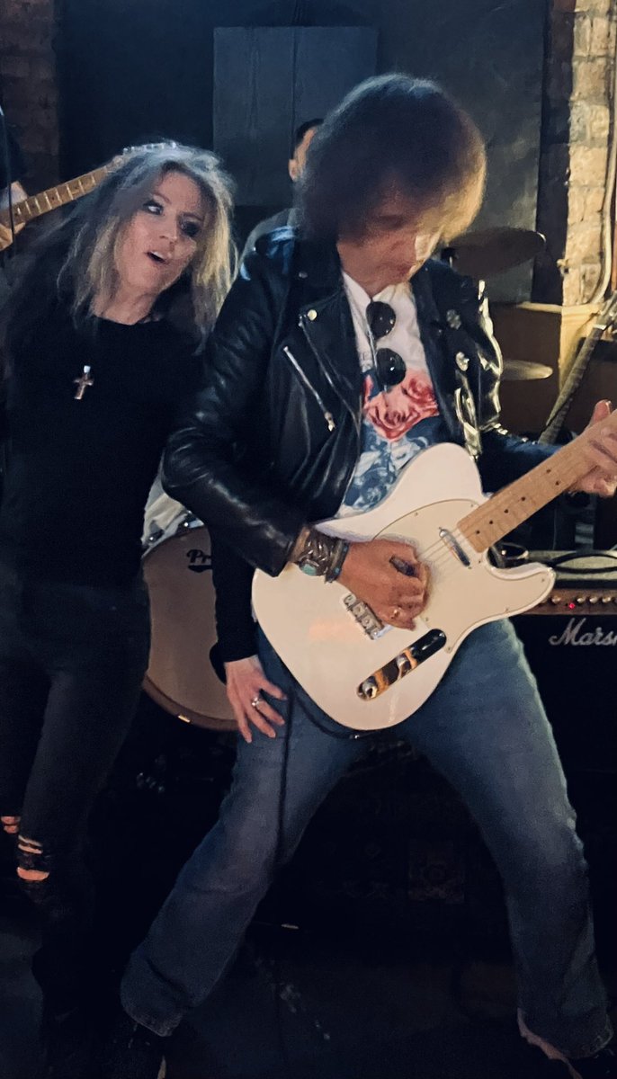 Last Saturday I played as part of Annie’s backing band: great singing, great playing. Country meets Led Zep: great stuff!