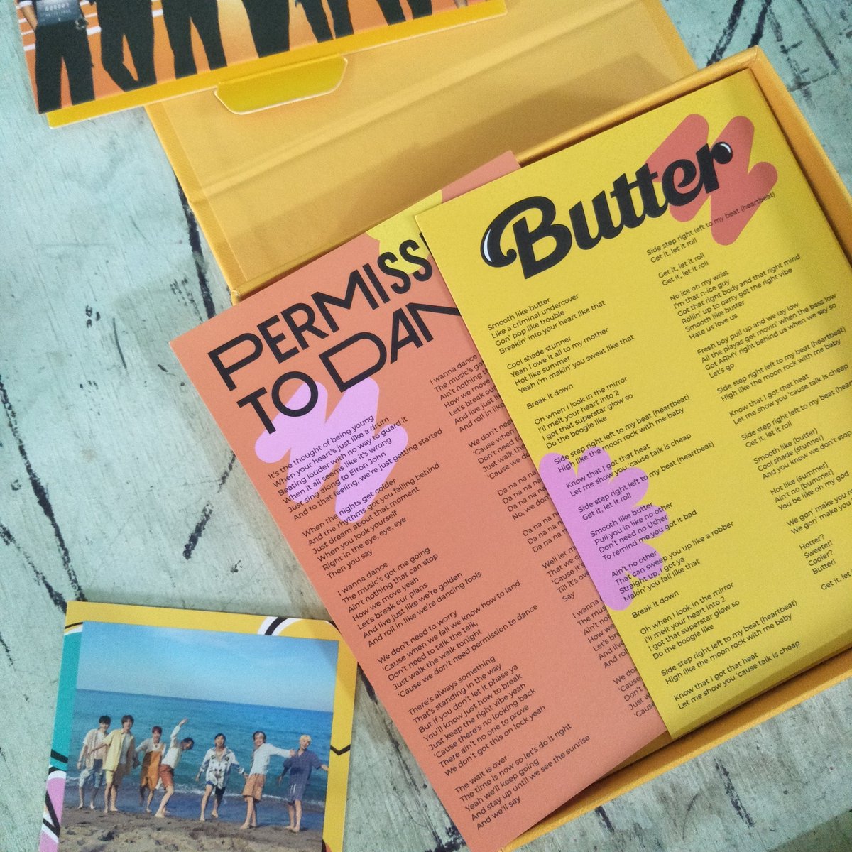 rexcreates's tweet image. wts - lfb - ph [#rextables]

  ! bts unsealed butter cream ver

    ╰ ₱ 240 (220 payo) + 25pf + lsf
    ╰ complete inclu (exc pc)
    ╰ good condition
    ╰ payo ; 2 days reservation 
    ╰ drive.google.com/drive/folders/…
    ╰ rcbyt : rexcreates.carrd.co