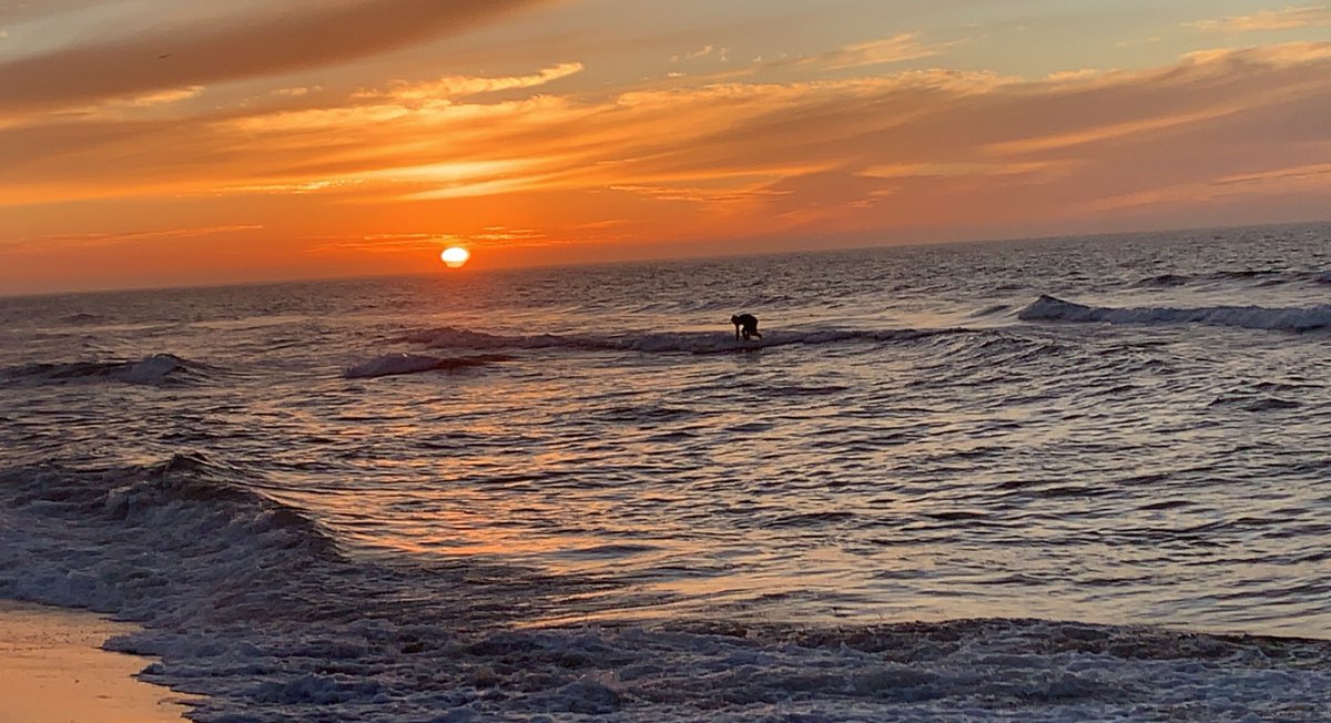 hamernnails's tweet photo. #sunrise, #Lbi, https://t.co/46pz0XMhyy