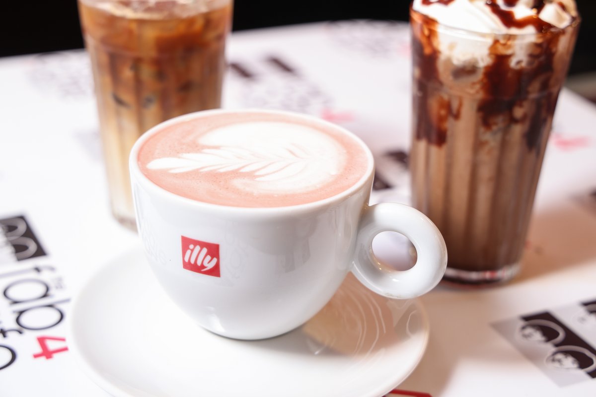 When it's #LazyDay but you still have to work... Caffeine to the rescue! ☕🤪