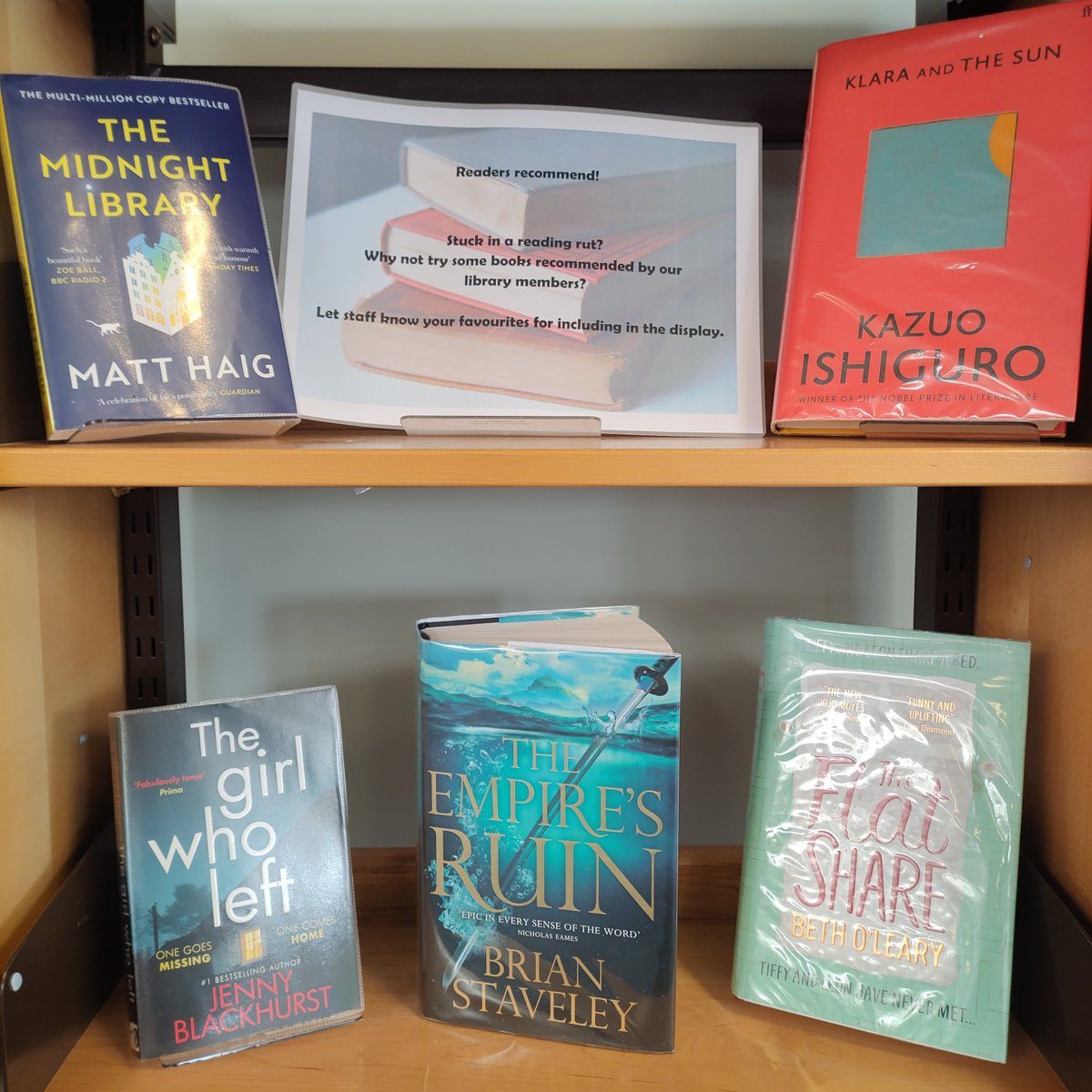 LibFalkirk's tweet photo. Grangemouth Library have set aside space to showcase the books that their customers recommend.  This is a great idea!

#Grangemouth #GrangemouthLibrary #BookDisplays #ReadersRecommend #LibrariesAreEssential https://t.co/dF0pYHSpl6