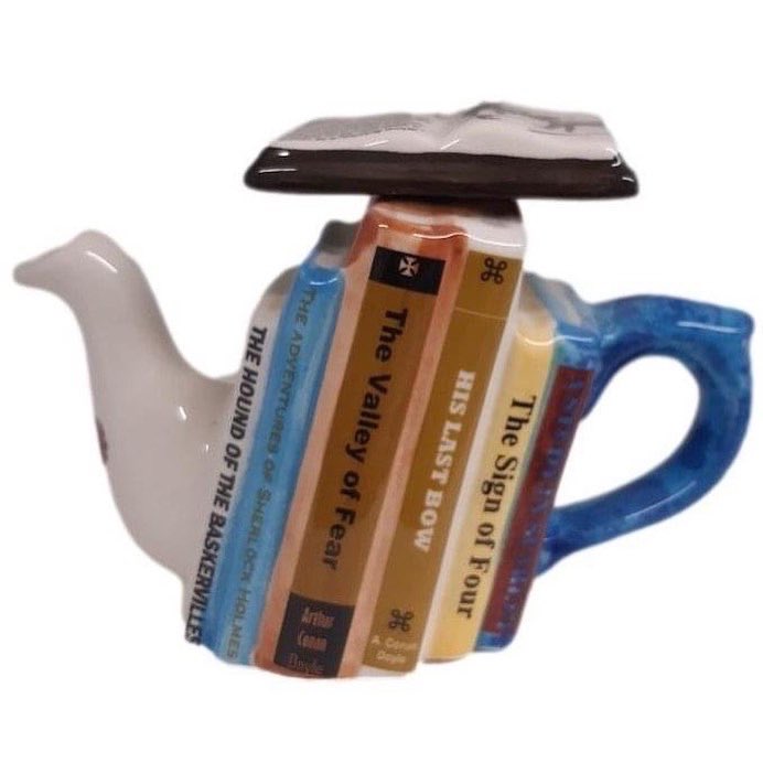 PeachPerfect2's tweet image. Did you know #AfternoonTeaWeek  starts today? And this super cute #Cupcake #Teapot combines two of our favourite things 😀 Here's three quirky #giftsfortealovers - find our full range in our Home &amp;amp; Garden gifts collection bit.ly/3Qs5AsF #afternoontea #teapot 🫖 🫖 🫖