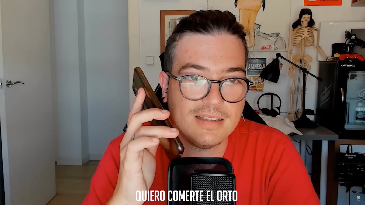 WHATSAPP es una herramienta fabulosa. Te permite contaxctar instantáneamente con cualquier persona del mundo.

Pero también te expone a INTENTOS DE ESTAFA de todo tipo.

Sígueme en este HILO y te cuento como pasé de esto (foto 1) a esto (foto 2)