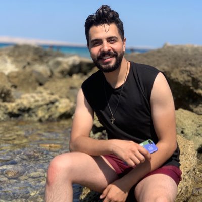 3attarMonzer's tweet photo. امته الزهر يلعب🙃🖤 https://t.co/Gvl0JKK6NH