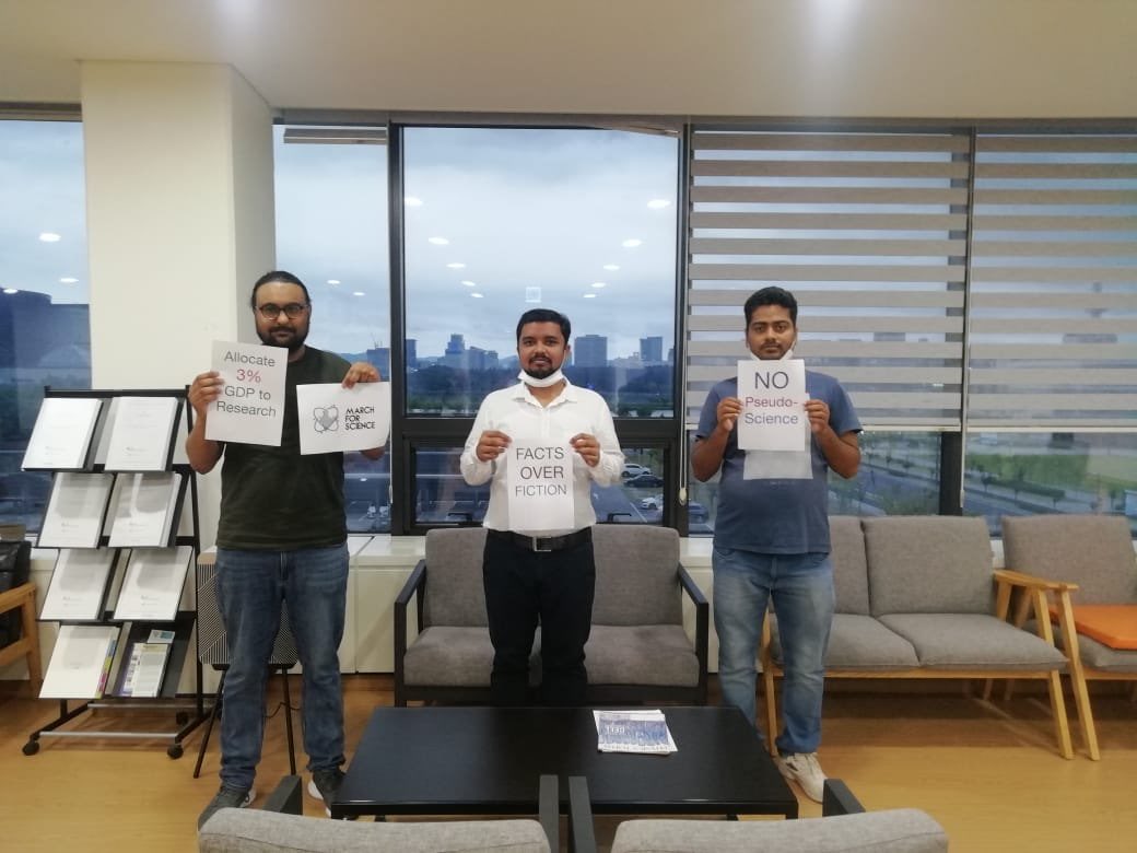 IndiaImfs's tweet photo. Indian scholars in IBS, Daejeon, South Korea, stand in solidarity with India March for Science 2022.

#MarchForScience2022
#IndiaMarchForScience2022
#IMFS2022
#IndiaMarchForScienceAbroad2022
#IMFSAbroad2022
#IMFSA2022
@marchforscience
@ScienceChapter 
@Bssallindia https://t.co/77jyLrKv6m