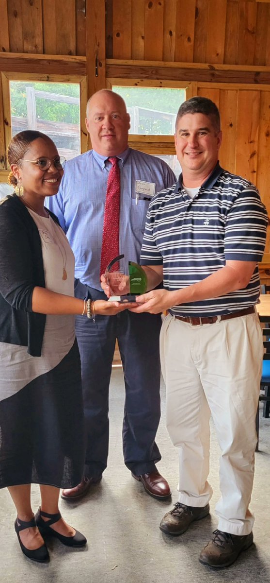 Congratulations to the North Carolina Chapter's 2022 Safety Professional of the Year: Dr. Michael Behm PhD, CSP!!!🏆🎉🎉

Check out this news on our webpage here: buff.ly/3BNF7S4 

#ncassp #regionviassp #spyaward