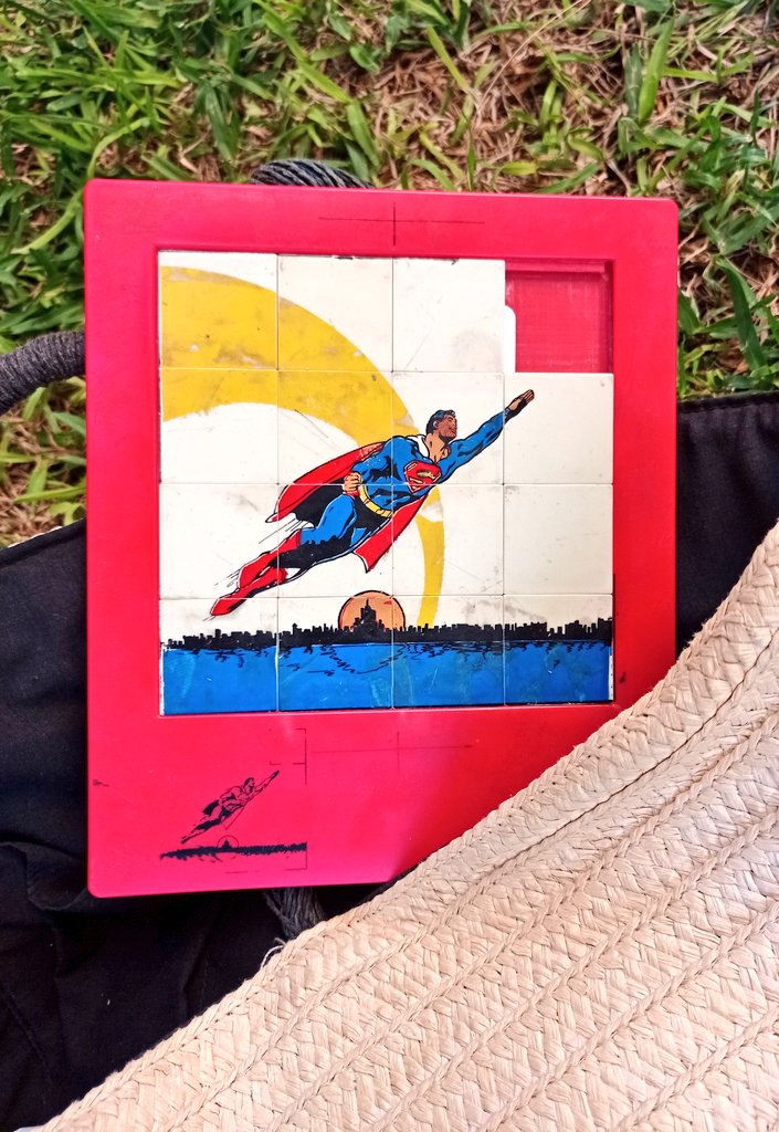 Toalla ✅
Puzzle Superman ✅
Todo a punto para el veraneo a lo EGB