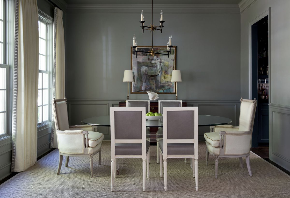 KimonFaubion's tweet photo. Got a room with gray walls? Here are some curtain colors to consider. #interiordesign #homestyle  https://t.co/pTNYlod4PL https://t.co/g3xs29Ta5W