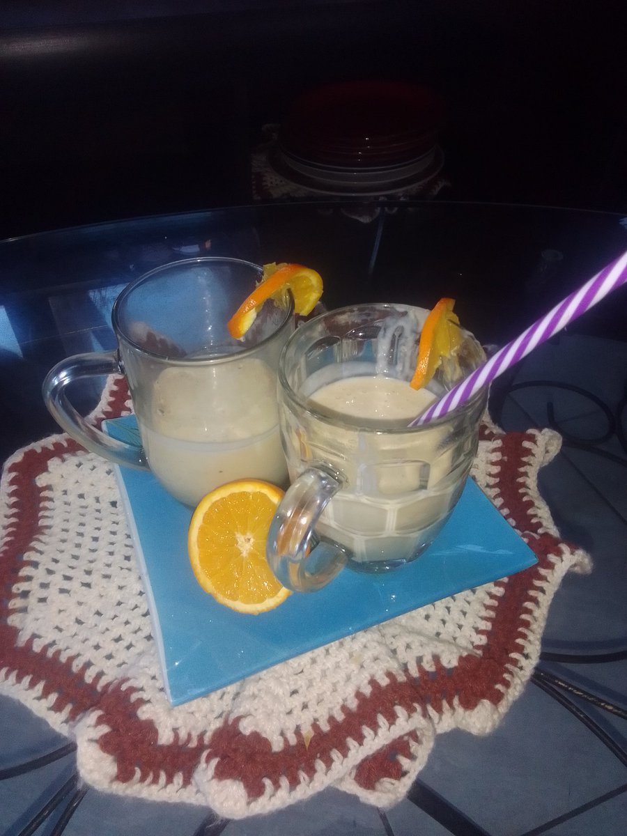 Today i went to the shop to buy 5 bananas🍌with Wallet of satoshi  then i make a smoothy for me and my mother. My mother enjoyed the smoothy.