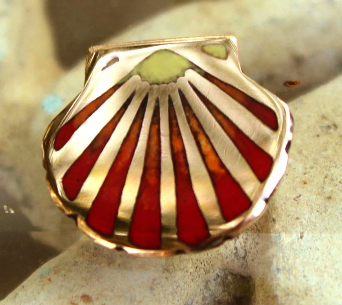 MetalClayToday's tweet photo. When someone says "it can't be done", metal clay artists are always ready to prove them wrong! Colleen White's enameling on BronzClay #tutorial in Summer 2017 is the perfect example of how Metal Clayers make it happen!  #MCT #MetalClayToday #metalclay #enamel #Alchemy6 https://t.co/mqjykF87y6