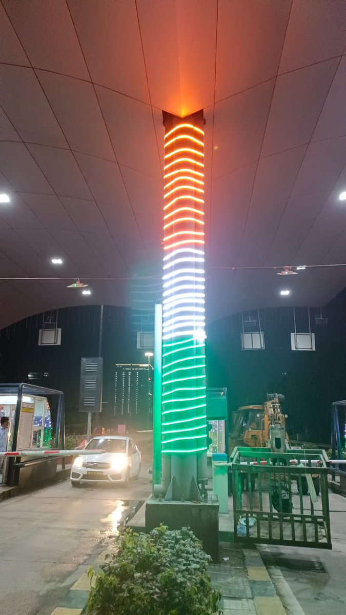 arvindkumar_ias's tweet photo. "Swatantra Bharat Vajrotsavalu"
1. #MJMarket 
2. #ORR toll point at Nanakramguda 
3. FOB at #Hyderabad Central, Punjagutta 

@KTRTRS https://t.co/0kd3o1ZidI