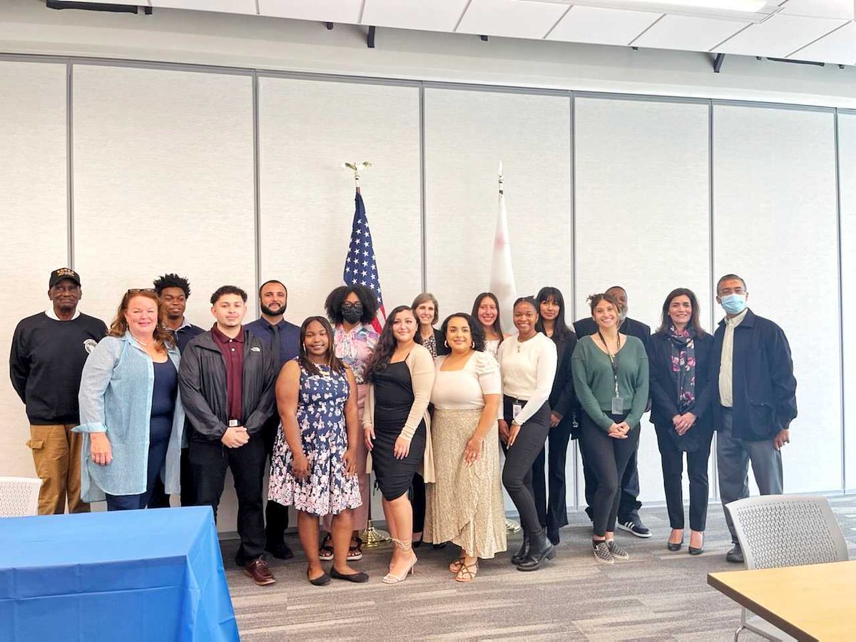 LiveInPeaceInc's tweet photo. And that's a wrap! This summer was the launch of the Live In Peace Hoover Fellows - an internship program for our college students with the @sanmateoco. (1/3) https://t.co/GAJgANdiIF