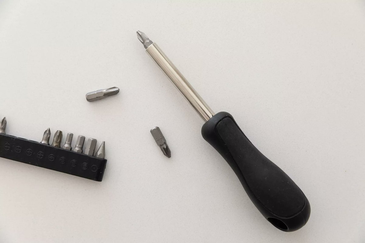 Find out how easy it is to adjust cabinet doors by reading this article. #DIYtips #homeprojects  cpix.me/a/150240617