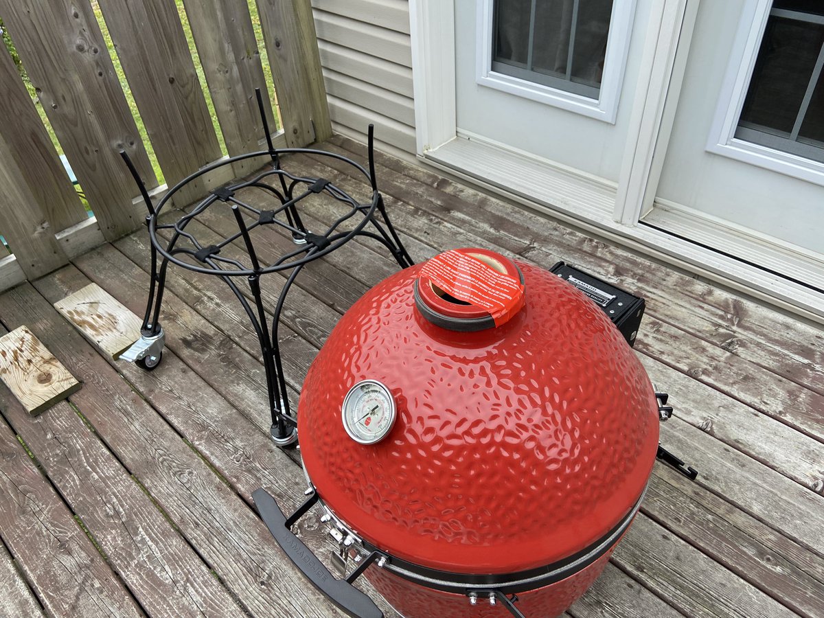 Mr_Crane_hfx's tweet photo. Soooooooo many parts! But who doesn't live a sale! #KamadoJoeClassic #UpgradeUpgradeUpgrade #HeavyEquipment https://t.co/nQbsbzIDPZ