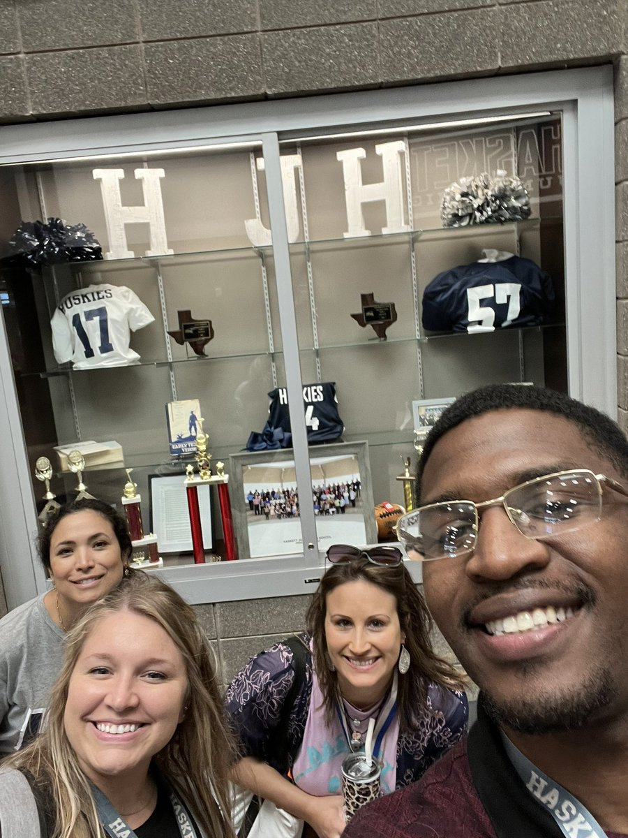 coachhoffman15's tweet photo. HALLMARK: Greatness @HaskettJH @JennHolda_HJH #WeAreHaskett #PACK16 https://t.co/pBOimC2DxZ