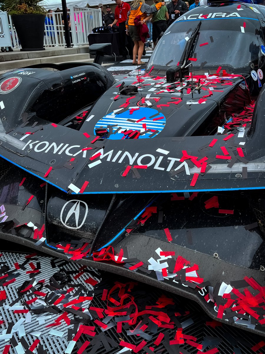 waynetaylorrcng's tweet photo. Confetti showers 🚿
#ReshapeWork // #KMSports https://t.co/QhkMuo5Wwa