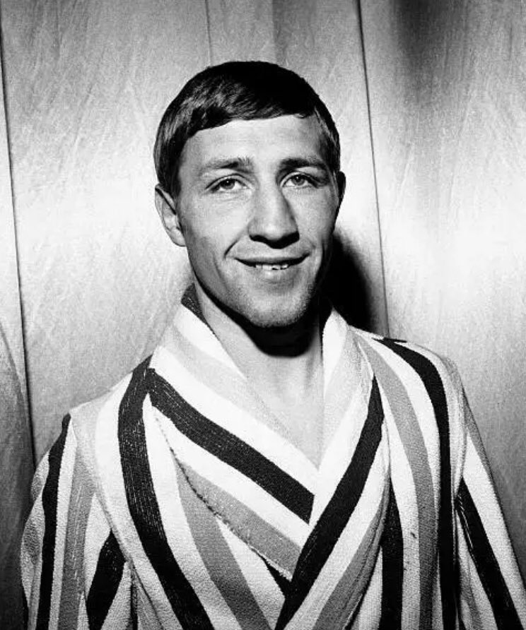 Fantastic news!!! - “The trustees of The Ken Buchanan MBE Foundation are delighted to announce that the public unveiling of Ken’s statue will take place at noon on Sunday 14th August at Little King Street, Edinburgh (by the John Lewis store at the top of Leith Walk)” - ❤️ 🏴󠁧󠁢󠁳󠁣󠁴󠁿 🥊