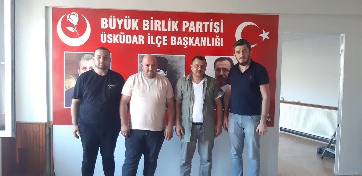 _bbp_uskudar's tweet photo. Teşkilat başkanlarımız Zeki Ertegin ve diğer kardeşlerimizle birlikte çalışmalarımız tüm hızıyla devam ediyor @bbpgenelmerkez @Mustafa_Destici @cetindincc @AbdullahDmroglu @cml_sucu https://t.co/rubnsmQQ5T