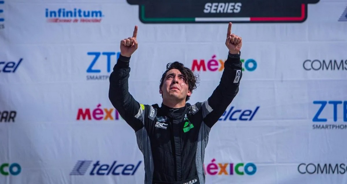 Víctor Barrales Jr., consiguió en casa su primer triunfo de NASCAR Challenge

Nota📰 bit.ly/3bB8SLx

#NASCAR #NASCARMx #NASCARMéxico #NASCARSlp #NASCARSanLuis #GPNusKahSlp #Fenapo2022