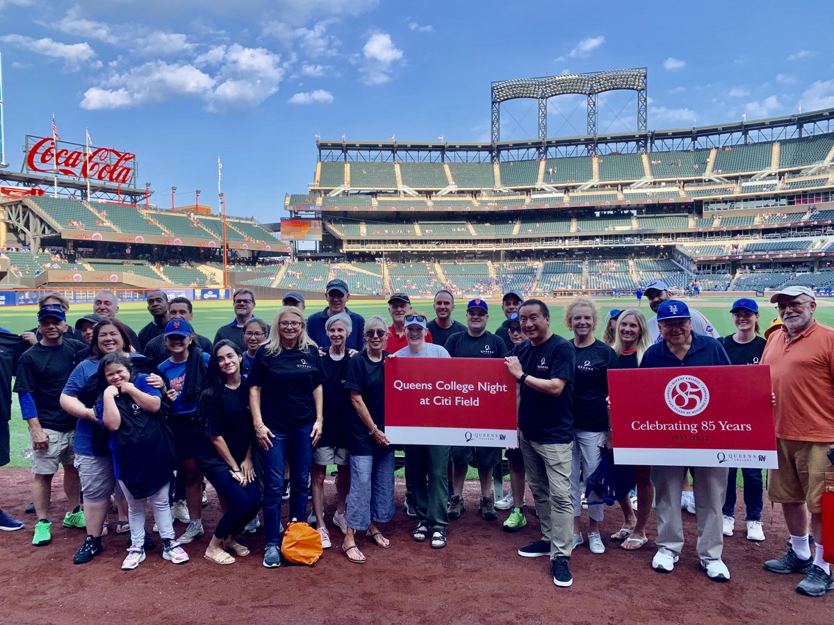 QC_Alumni's tweet photo. We had so much fun at the @Mets vs. @Braves game at #QueensCollege Night at @Citifield last Thursday! Thank you to all of our #qcalumni, students, faculty, staff and their families for coming out to celebrate Queens College's 85th Anniversary!
.
.
.
#qc #queenscollegealumni #Mets https://t.co/ndEZwkRbHk