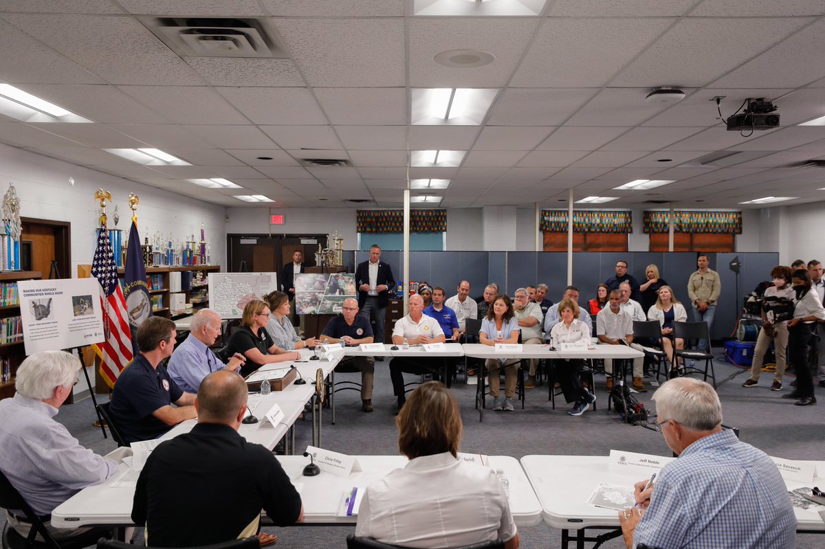 ryanhermens's tweet image. President Joe Biden attends a briefing with state and local leaders at Marie Roberts Elementary School in Breathitt County, Kentucky. @heraldleader @HLpublicsafety