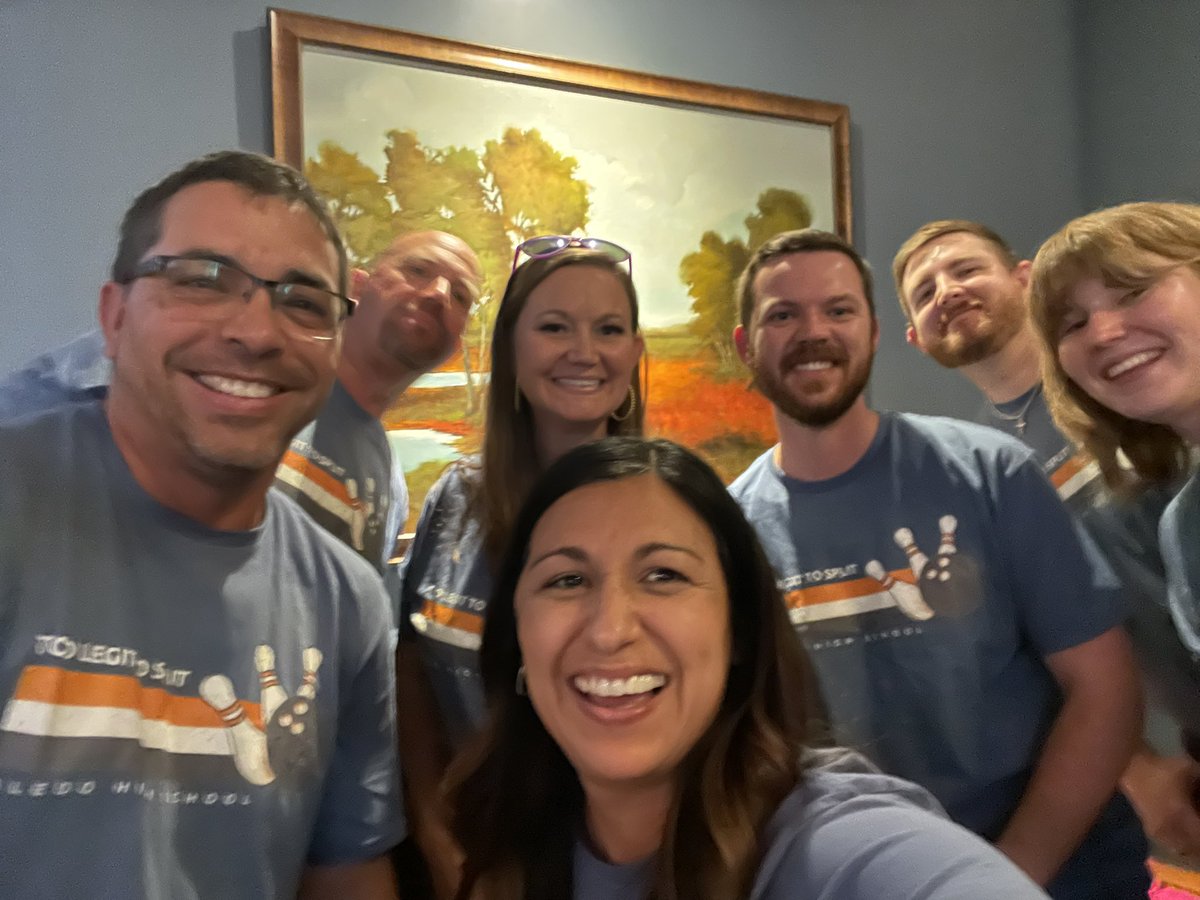 Started our first day back with some bowling and lunch fun with the best work family a girl could ask for! #toolegittosplit #aef <a href="/BearcatsofAledo/">Aledo High School</a>