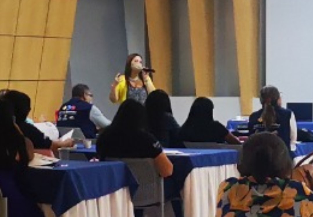 MARENAMen's tweet photo. #PTAsaludaAlMinistroAGaviria 
El equipo @PTA_Colombia saluda a @agaviriau desde Atlántico, donde acompañamos pedagógica y didácticamente a más de 1.000 docentes en escuelas rurales y urbanas del departamento. Vamos por más.
@Mineducacion https://t.co/BdT8XSWF0h
