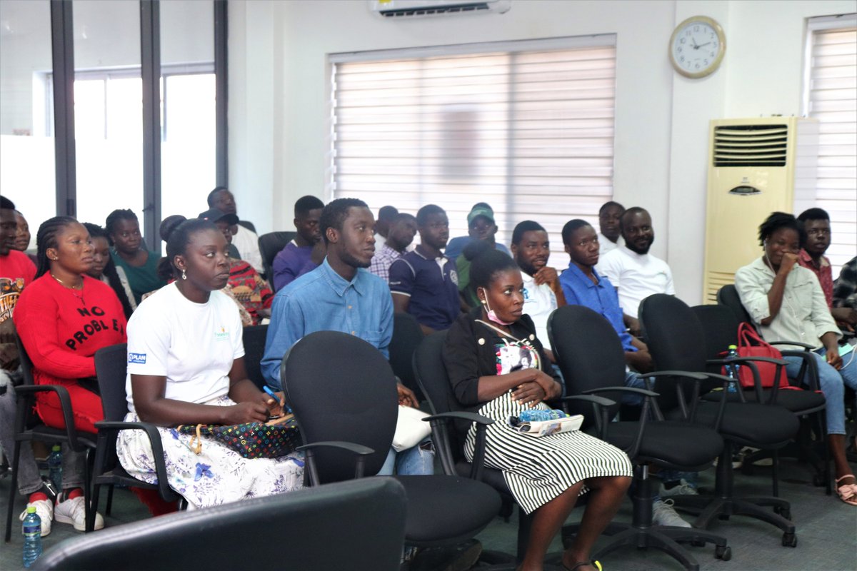 YotaRising's tweet photo. The Digital Skills Training, an initiative by YOTA and @WineloyaDigital, powered by @Meta took place at the Accra Digital Center on Saturday. Participants were taught how to create Facebook business accounts, manage them and post business content in order to attract customers. https://t.co/zLRSAuhSTw