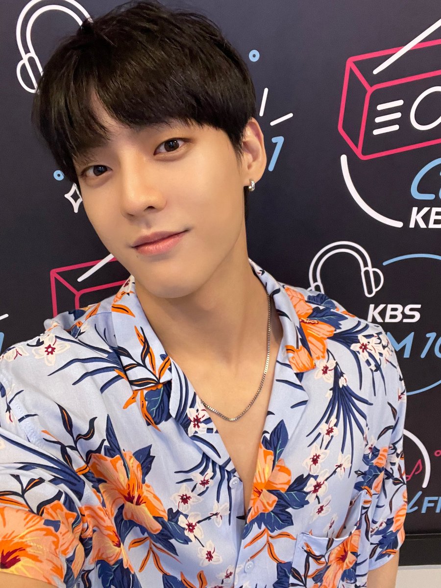 Yook_Mavi's tweet photo. BTOB Lee Minhyuk (Huta) is one of the prettiest men I've ever seen. I'm inlove with him. 🫶🫶 https://t.co/alpTtjw4NW