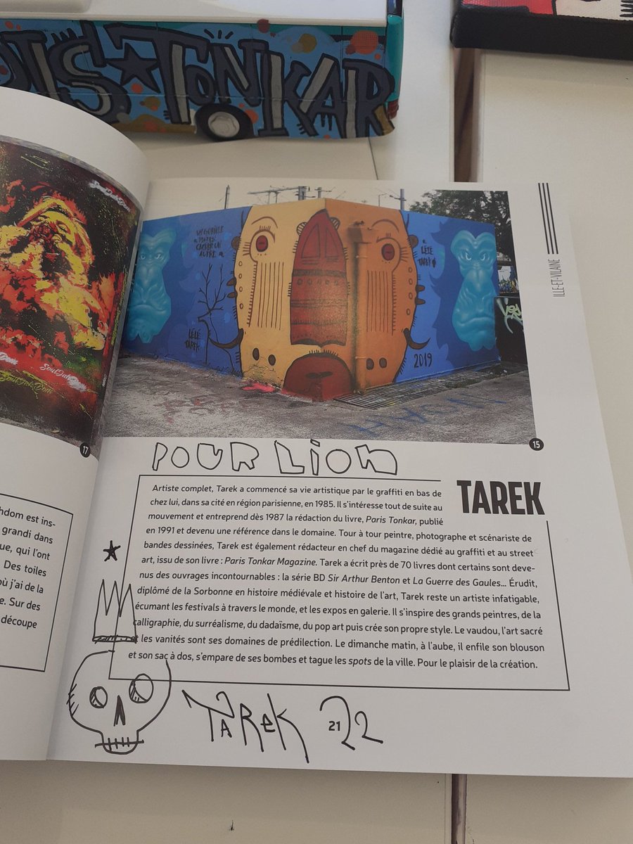 Tarekwriter's tweet photo. Un remarquable travail de Violaine Pondard  pour ces 2 ouvrages dans lesquels on peut y voir mes murs réalisés en #Bretagne et pour le Mur du souffle à Bruges. Pour les amateurs de street-art et tous ceux qui aime l'art
#graffitiart #book #nouvelleaquitaine #Tarek #ouestfrance https://t.co/gCtcIQEj9f