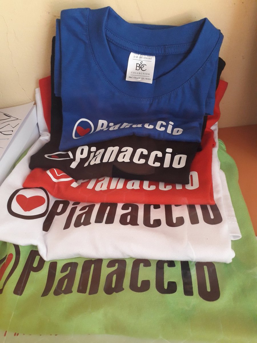 Fabio__Franci's tweet photo. Sono arrivate le nuove magliette coloratissime. 

#pianaccio #ilovepianaccio #pianaccioèunaregola #pianaccioèunafavola https://t.co/ll3lVPu5dE